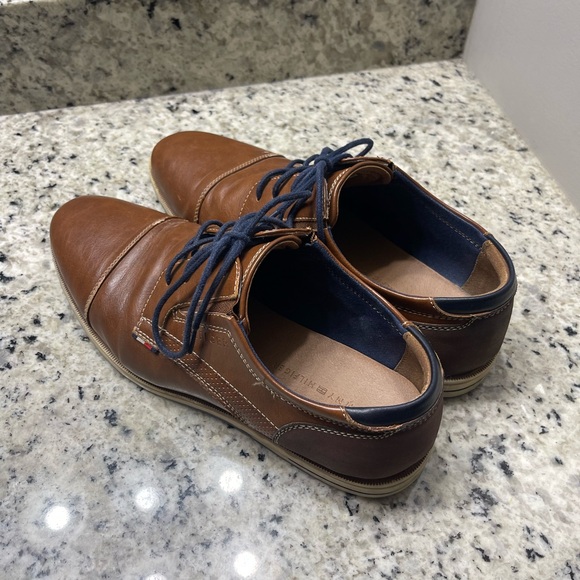 Tommy Hilfiger Brown Oxfords 10.5 - Picture 2 of 5